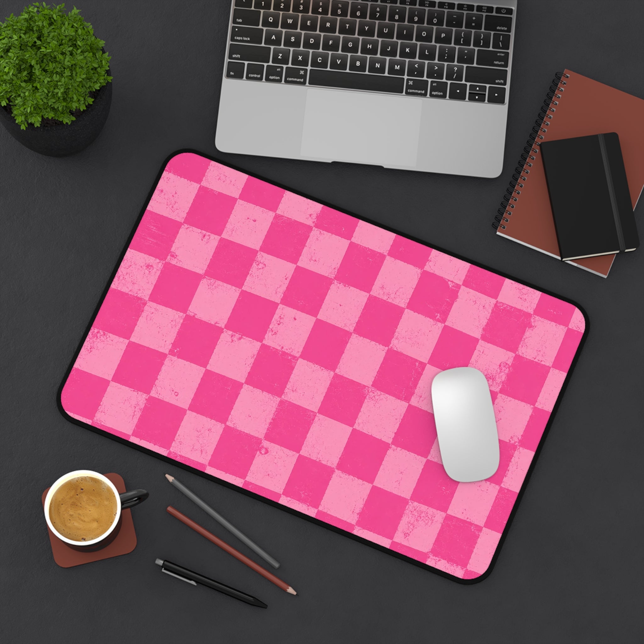 ARZA PRETTY Pink Checkerboard DeskMat